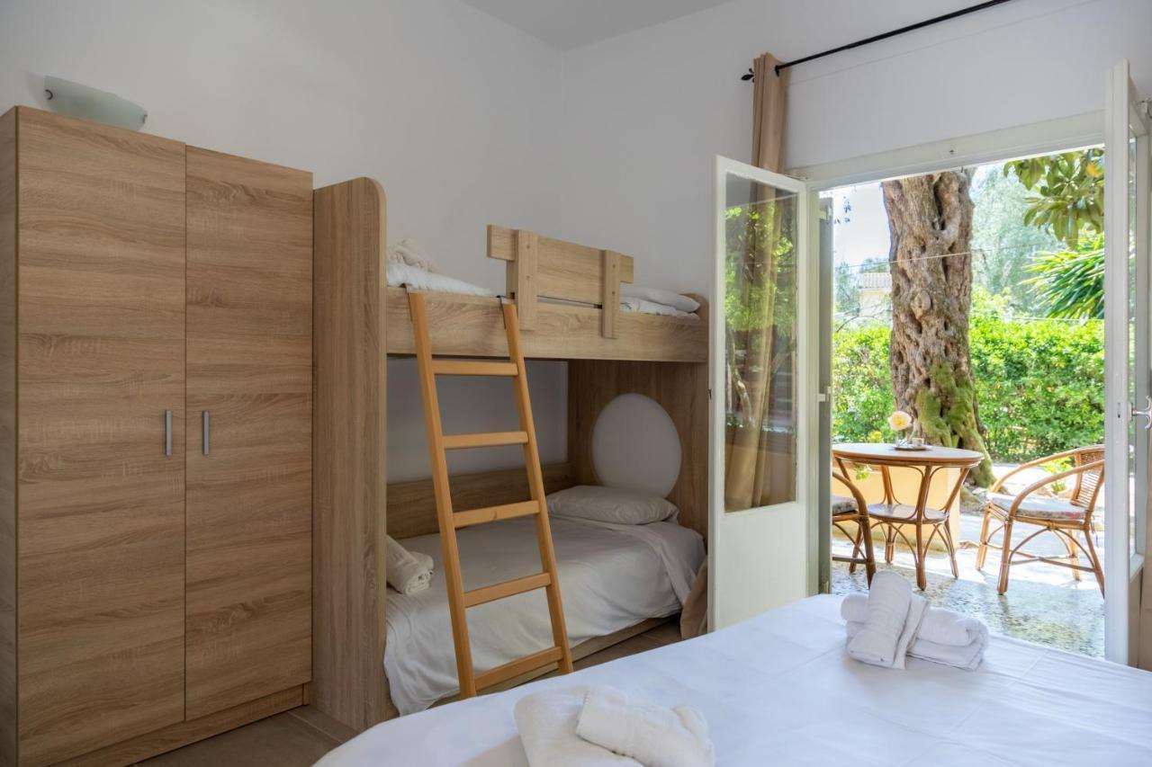 Wilde Rose Hotel Dasziá Kültér fotó