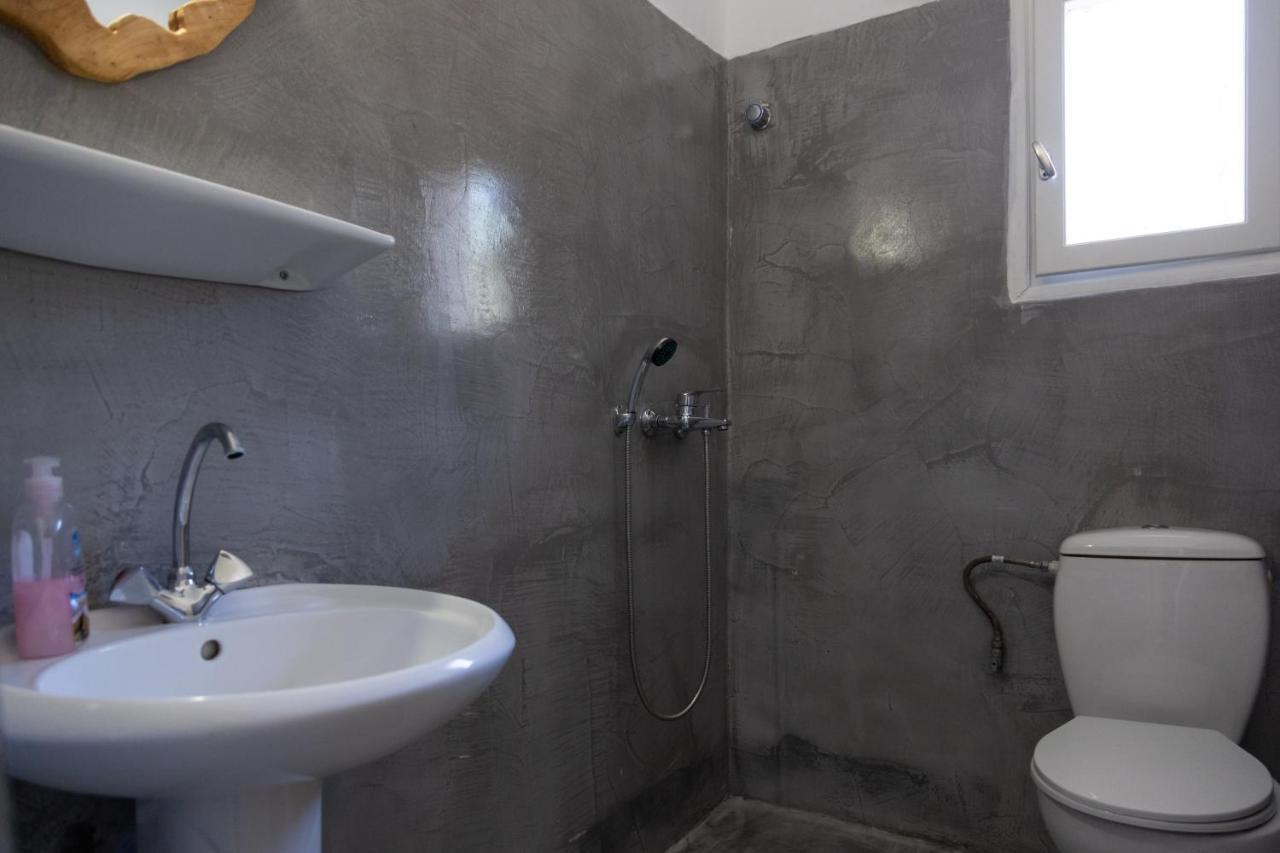 Wilde Rose Hotel Dasziá Kültér fotó