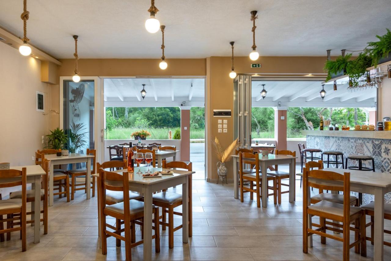 Wilde Rose Hotel Dasziá Kültér fotó