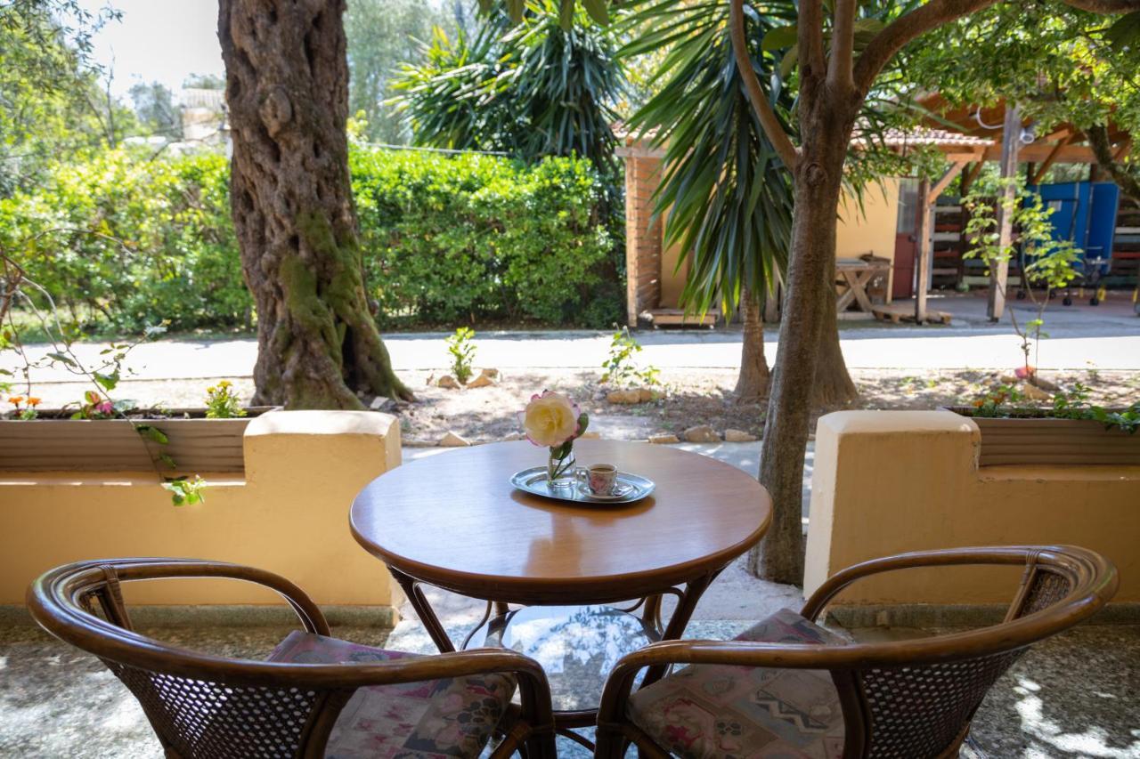 Wilde Rose Hotel Dasziá Kültér fotó