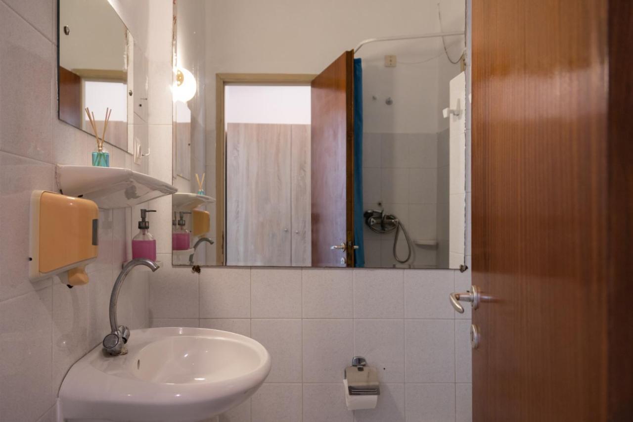 Wilde Rose Hotel Dasziá Kültér fotó