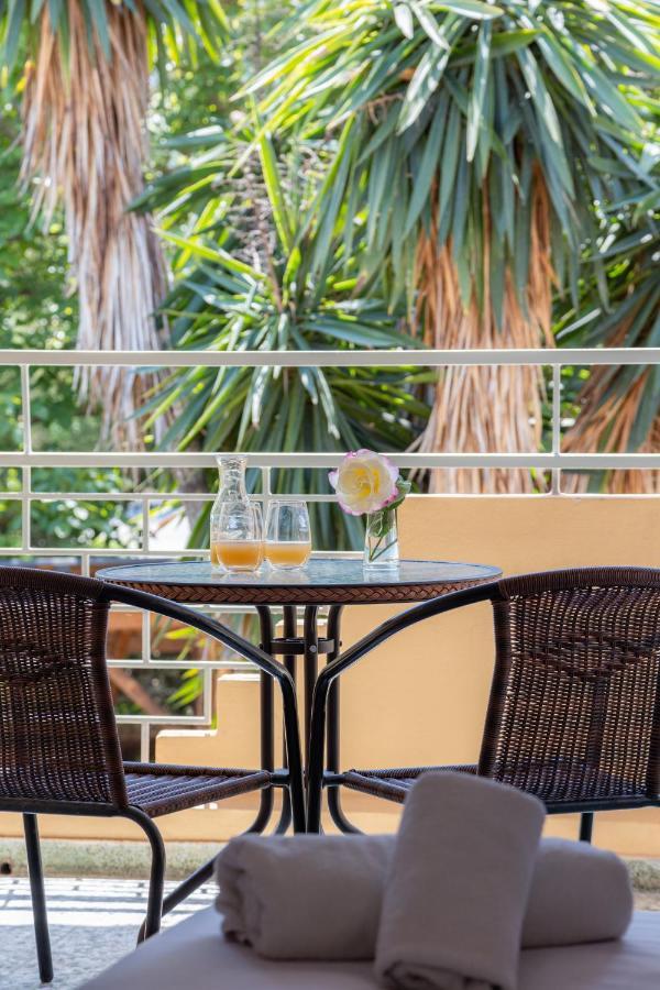 Wilde Rose Hotel Dasziá Kültér fotó