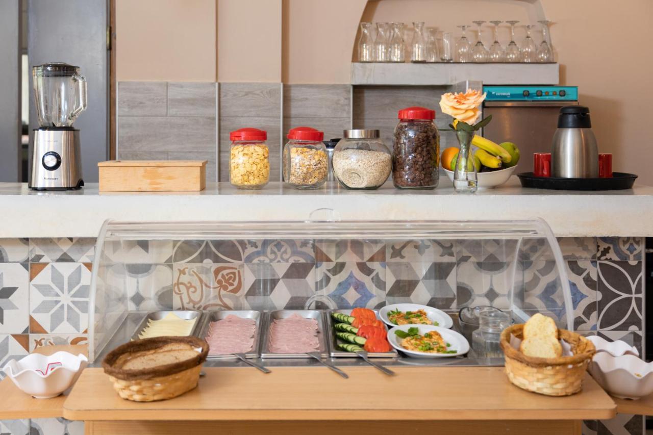 Wilde Rose Hotel Dasziá Kültér fotó