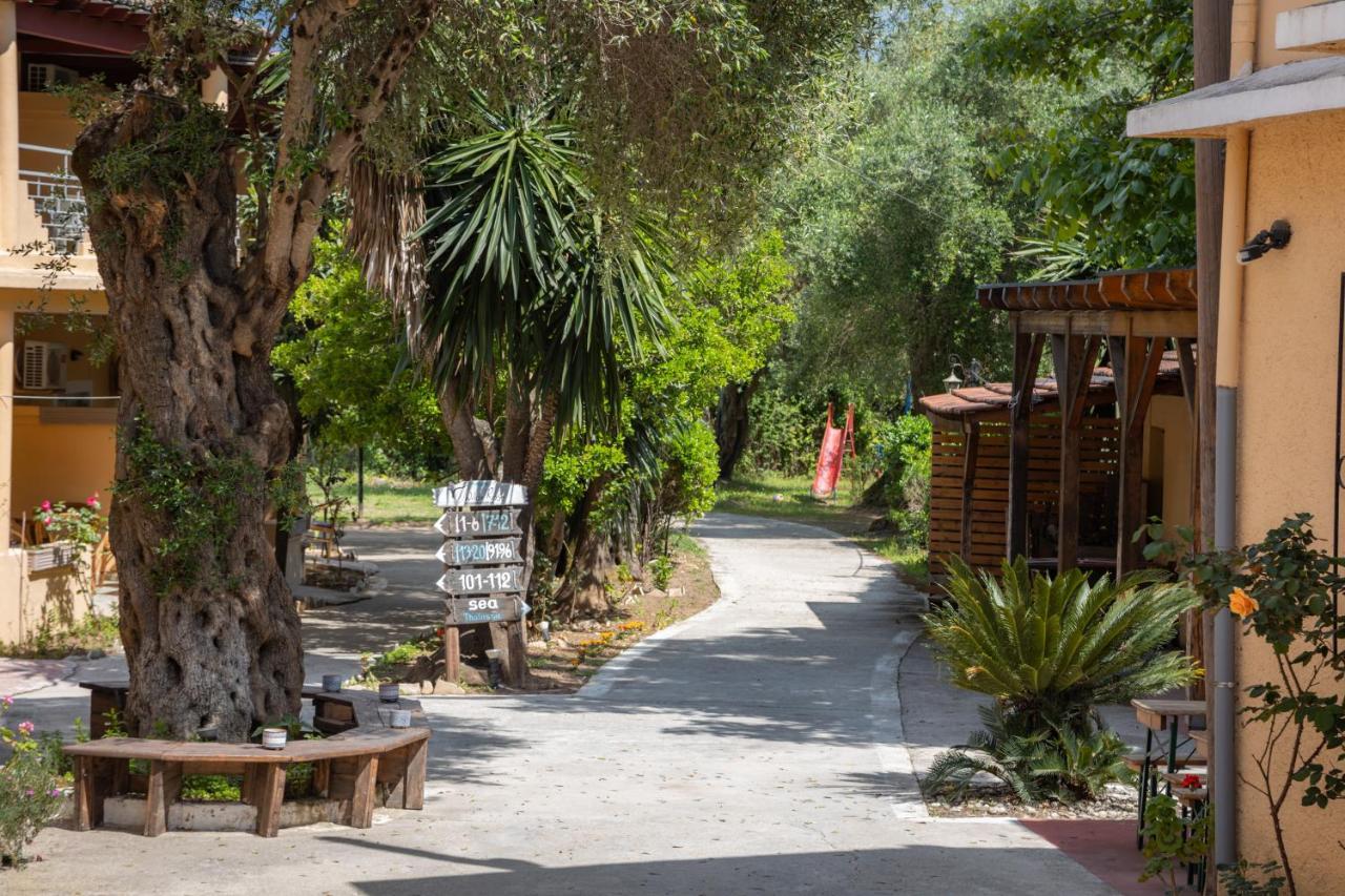 Wilde Rose Hotel Dasziá Kültér fotó