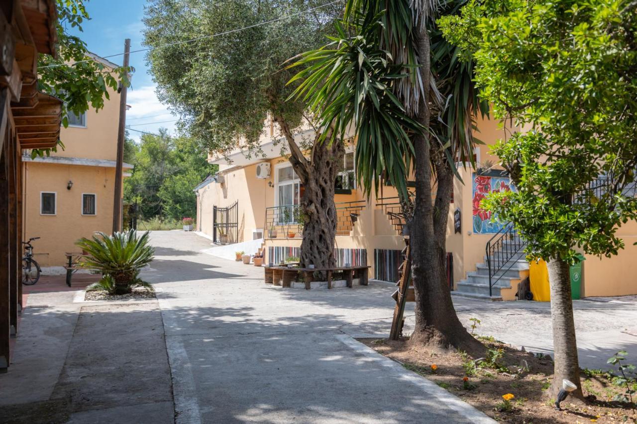 Wilde Rose Hotel Dasziá Kültér fotó