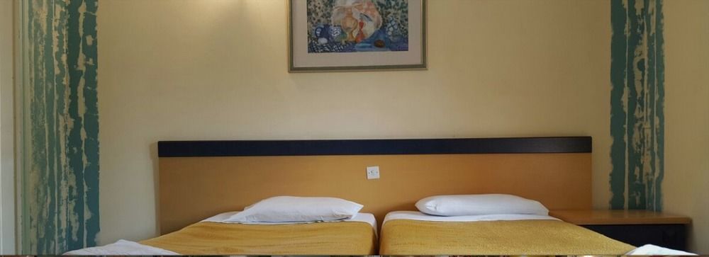 Wilde Rose Hotel Dasziá Kültér fotó