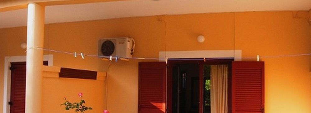 Wilde Rose Hotel Dasziá Kültér fotó