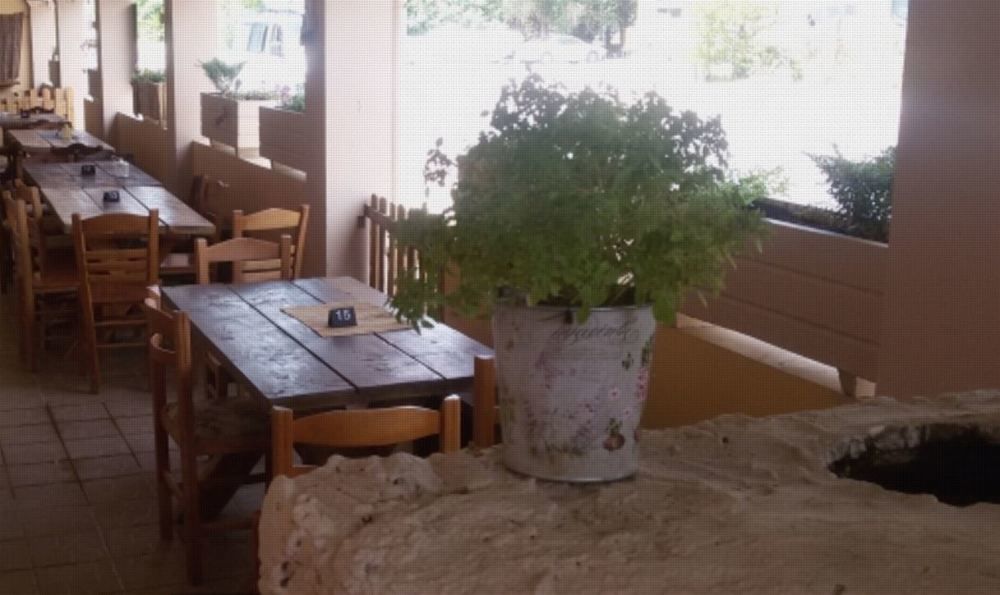 Wilde Rose Hotel Dasziá Kültér fotó