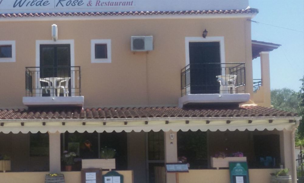 Wilde Rose Hotel Dasziá Kültér fotó