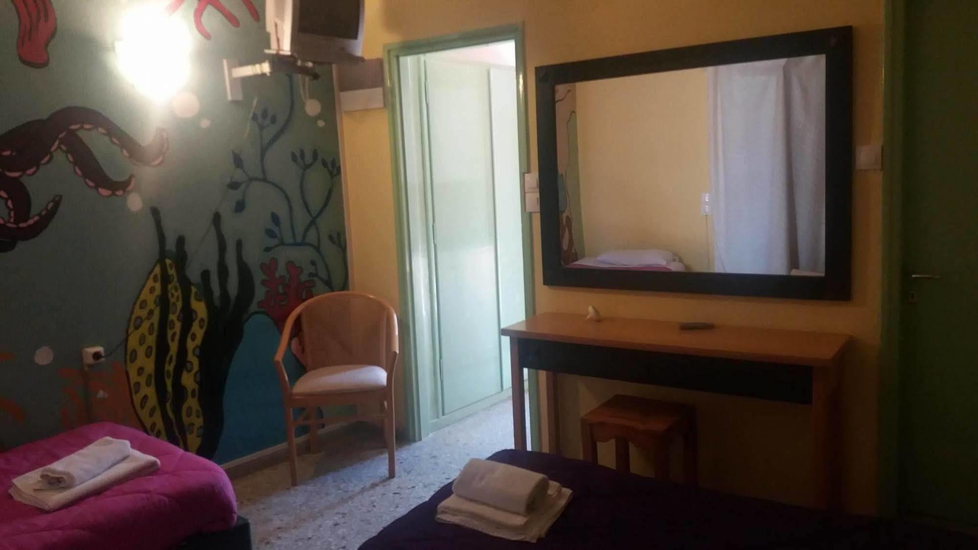 Wilde Rose Hotel Dasziá Kültér fotó