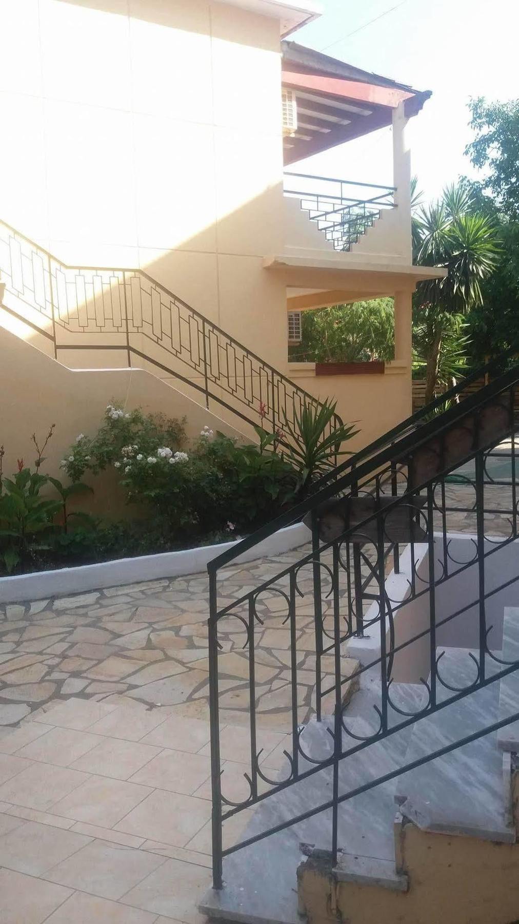 Wilde Rose Hotel Dasziá Kültér fotó