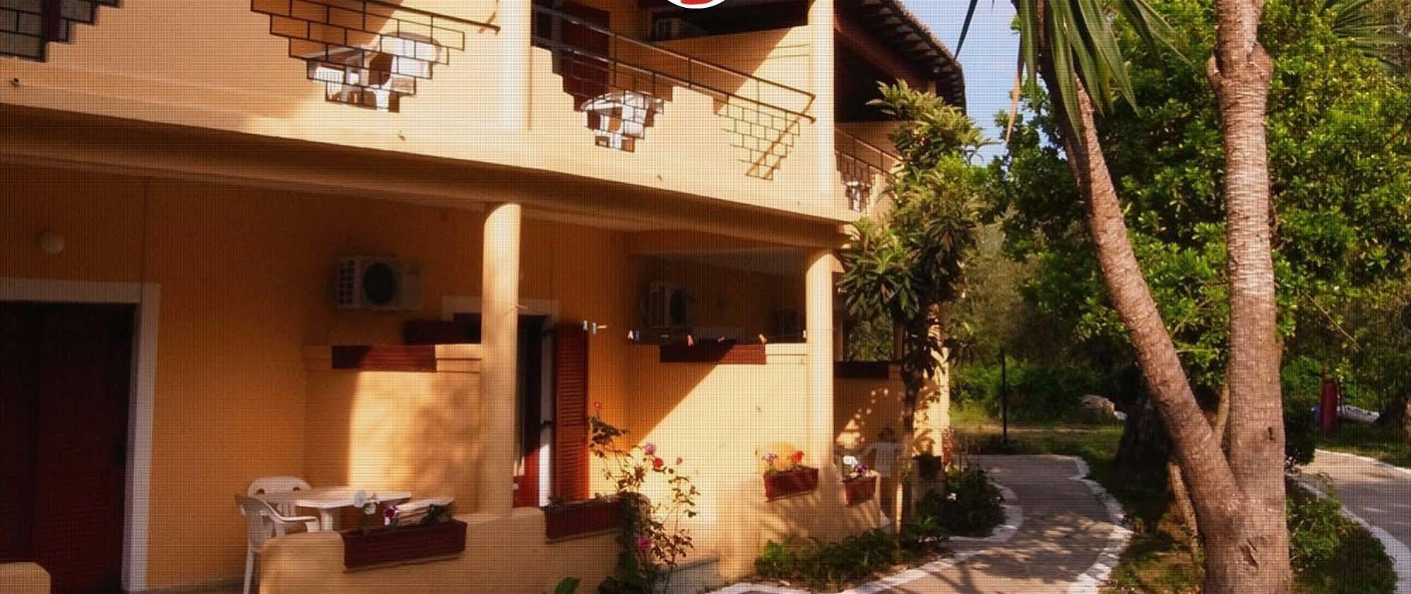 Wilde Rose Hotel Dasziá Kültér fotó